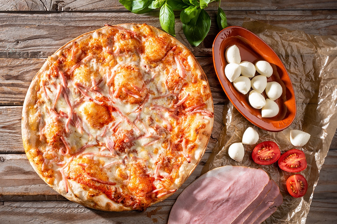 Pizza Schinken Mozzarella